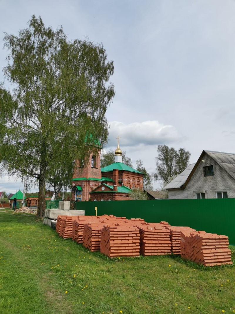 Храм в честь Святителя Николая Чудотворца и преподобного Сергия игумена  Радонежского, Калужская область