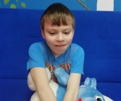 Димочка из Петровско-Забайкальского детского дома, 9 лет. Почти не видит. Приехал на лечение.