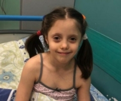 Карина из Кемерово, 7 лет. На реабилитацию после операции.