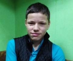 Серёжа из Екатеринского детского дома, 13 лет. На реабилитации после операции. 