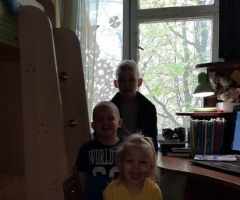 Нам необходимо заменить старое деревянное окно в детской комнате! Стребкова Е.Е., 5 детей