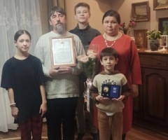 Просим Вас оказать нам посильную помощь. Гаврышкив Е.В., 14 детей.