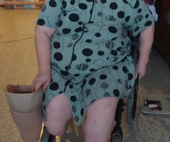 Пенсия у нее небольшая, она инвалид. Коваленко Н.А.