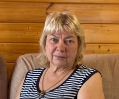 Ей необходимо приобрести продукты питания. Лоткова М.Н., пенсионер.