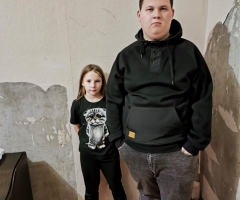 Папа один воспитывает двух несовершеннолетних детей. Кондрахин В.Д., 2 детей, вдовец.