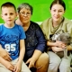 Бабушка Людмила, мама Аня и Ванечка - беженцы из Луганской области
